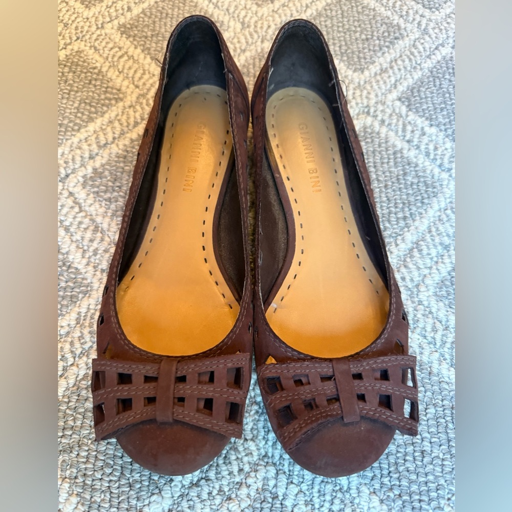 Gianni Bini Chocolate Flats